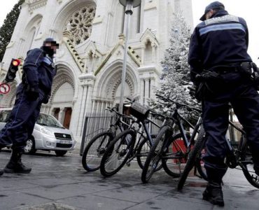 Il interrompt la messe en la basilique Notre-Dame à Nice en évoquant l’attentat