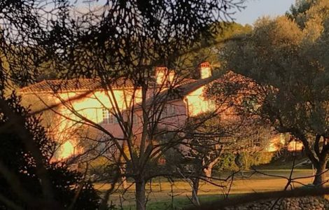 Le fils adoptif d'Olivier Duhamel placé en détention provisoire dans le Var