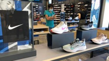 Les chèques de 1400 dollars versés aux Américains font bondir les ventes de baskets