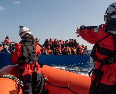 Italie: une ONG accusée d'avoir été payée après avoir secouru des migrants