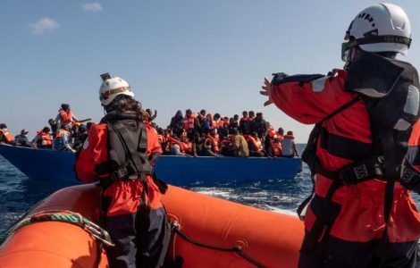 Italie: une ONG accusée d'avoir été payée après avoir secouru des migrants