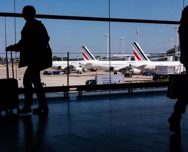 L'ambassade d'Algérie demande à ses ressortissants bloqués à l'aéroport Charles de Gaulle de "retourner" en Grande-Bretagne