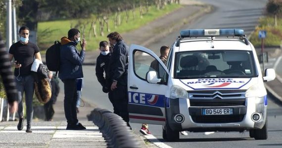Clandestins: les frontières ont été verrouillées avec l’Italie et l’Espagne