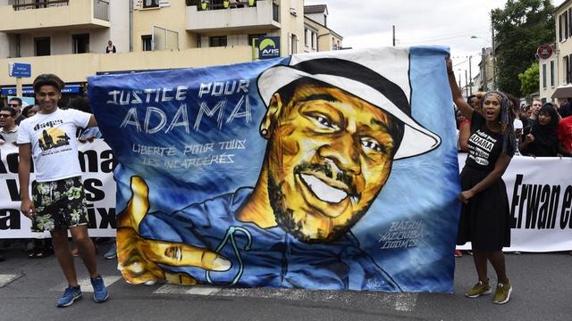 Adama Traoré «violeur» : le policier poursuivi pour diffamation relaxé