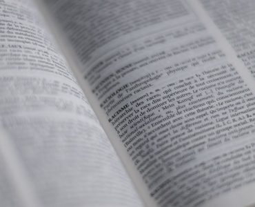 De "Covid-19" à "racisé" en passant par "émoji" : 170 nouveaux mots intègrent le Petit Larousse