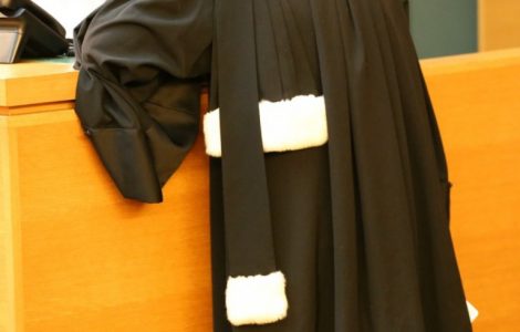 Près de Lyon : 8 mois de prison pour avoir foncé sur des pompiers en intervention