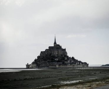 Le Mont-Saint-Michel bientôt dans les mains des cathos identitaires