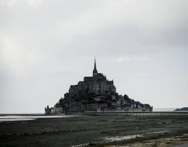 Le Mont-Saint-Michel bientôt dans les mains des cathos identitaires