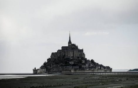 Le Mont-Saint-Michel bientôt dans les mains des cathos identitaires