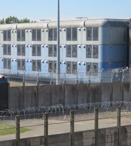 Yvelines. Mantes-la-Jolie : il promet le pire aux policiers qui l'arrêtent