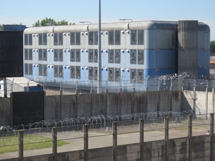 Yvelines. Mantes-la-Jolie : il promet le pire aux policiers qui l'arrêtent