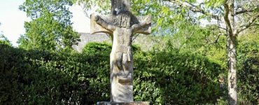 « C’est incompréhensible ! » : Facebook censure les images des croix et calvaires de Crac’h