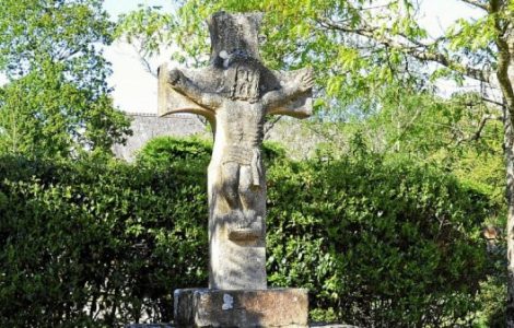 « C’est incompréhensible ! » : Facebook censure les images des croix et calvaires de Crac’h