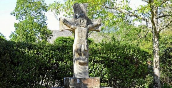 « C’est incompréhensible ! » : Facebook censure les images des croix et calvaires de Crac’h
