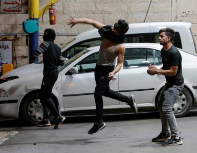 Israël déclare l’état d’urgence à Lod, ville judéo-arabe “au bord de la guerre civile”