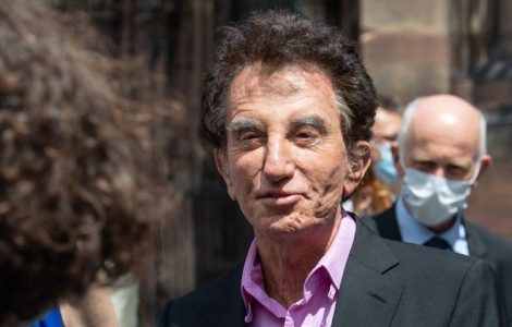 Tribune pro-pédophilie : au tribunal, Jack Lang en prend pour son grade