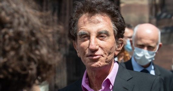 Tribune pro-pédophilie : au tribunal, Jack Lang en prend pour son grade