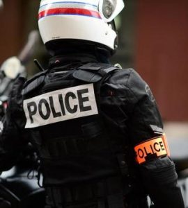 Grenoble : une femme échappe à la mort en reversant le scooter des hommes qui lui tiraient dessus
