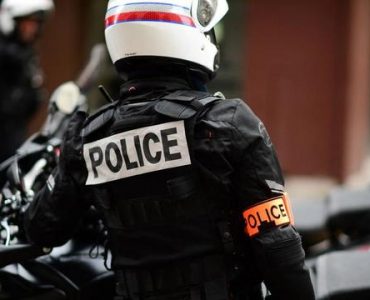 Grenoble : une femme échappe à la mort en reversant le scooter des hommes qui lui tiraient dessus