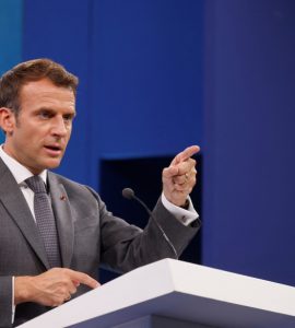 G7 : contre le vote nationaliste, Macron prône des décisions internationales "utiles"