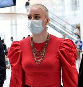 Mila : « Ils me harcèlent à nouveau, j’en peux plus, c’est monstrueux »