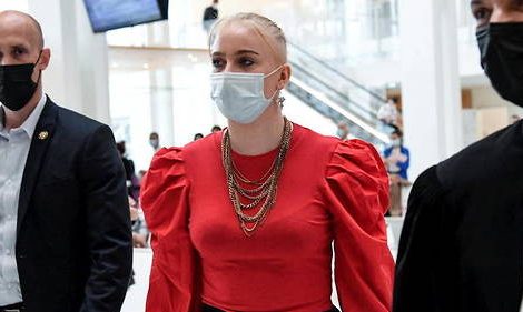 Mila : « Ils me harcèlent à nouveau, j’en peux plus, c’est monstrueux »