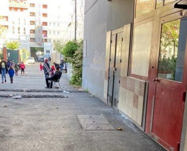 «Ils vendent sous les yeux des bouts de chou» : à Saint-Ouen, les dealeurs font leur business devant la crèche