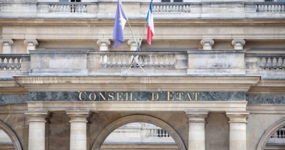 Suppression de l'instruction en famille : comment le Conseil d'État a déclaré son inconstitutionnalité... avant de se rétracter