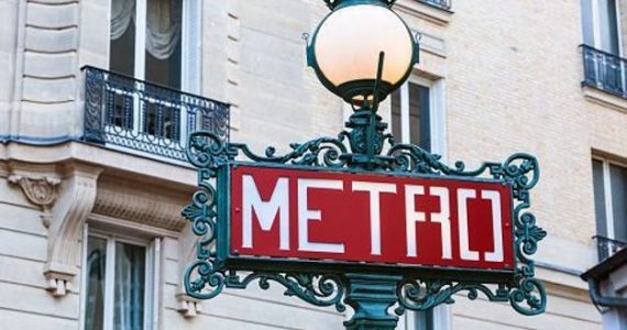 « Il y a un problème ? » : sur TikTok, elle filme ceux qui la fixent dans le métro