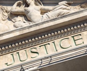 Belgique : il séduit une femme, lui vole de l'argent et l'incite à empoisonner son mari