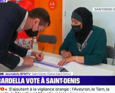 Les députés s’écharpent sur la question des assesseures voilées dans les bureaux de vote