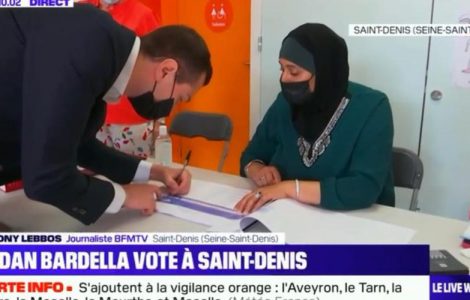 Les députés s’écharpent sur la question des assesseures voilées dans les bureaux de vote