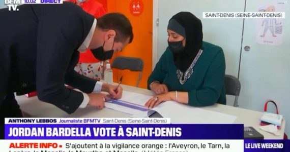 Les députés s’écharpent sur la question des assesseures voilées dans les bureaux de vote
