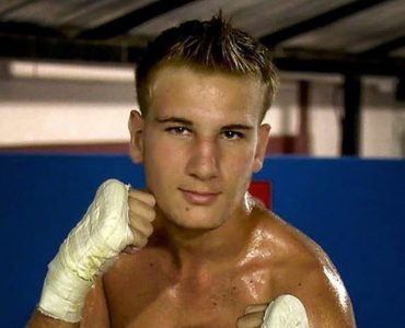Ain Attaque au couteau : le champion de boxe thaïlandaise met KO son agresseur