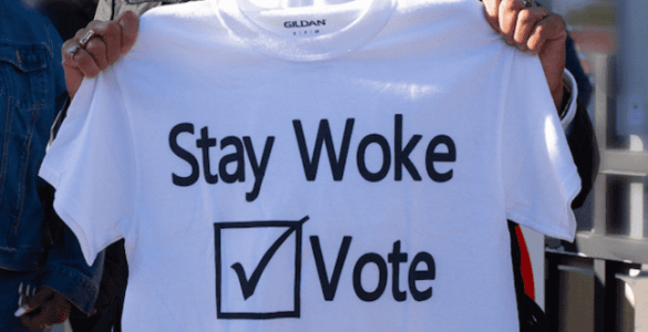 Comment le mot « woke » est devenu une arme pour torpiller les militants anti-discriminations