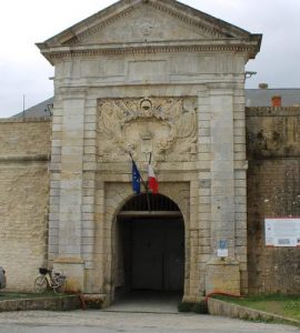 Charente-Maritime : une avocate surprise en pleins ébats sexuels avec un détenu à la centrale de Saint-Martin-de-Ré