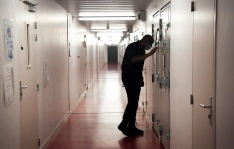 Sondage : 88% des Français favorables à l'expulsion des condamnés étrangers à la fin de leur peine en France