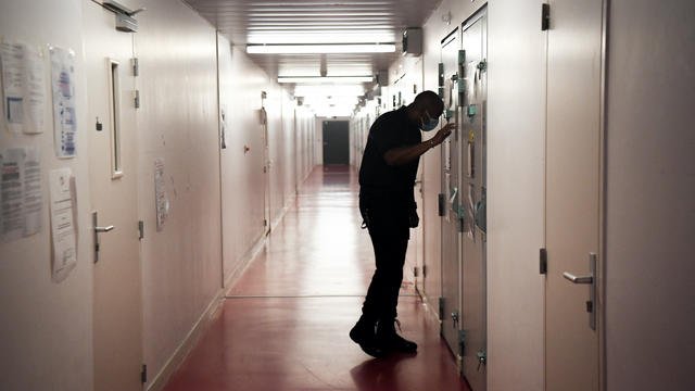 Sondage : 88% des Français favorables à l'expulsion des condamnés étrangers à la fin de leur peine en France