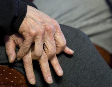 Un demi-million de seniors en situation de «mort sociale», selon une étude