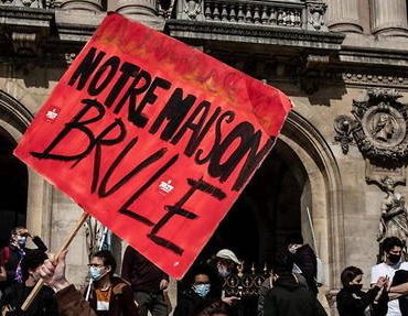 Climat : 39 % des jeunes de 16-25 ans ont peur d’avoir des enfants