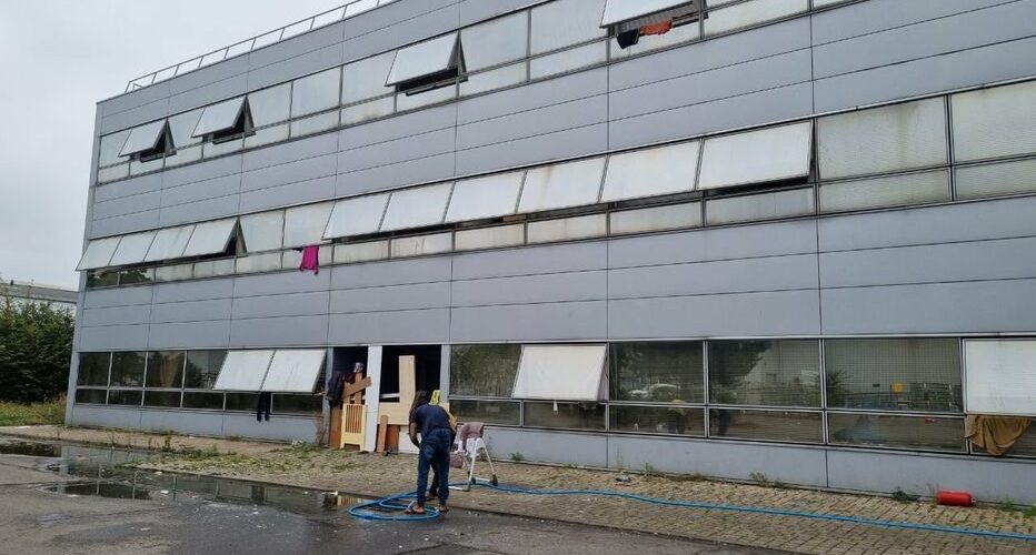 «Ils n’ont honte de rien» : la rave-party au milieu des migrants dans le Val-de-Marne fait polémique
