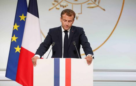 Emmanuel Macron « demande pardon » aux harkis et annonce une loi de « reconnaissance et de réparation »
