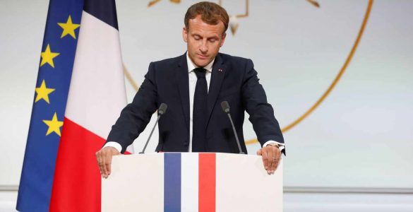 Emmanuel Macron « demande pardon » aux harkis et annonce une loi de « reconnaissance et de réparation »