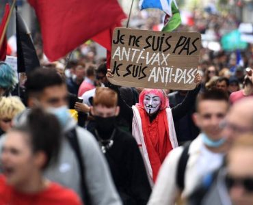 Lyon : Quatre militants antifa écroués pour des violences lors d’une manifestation anti-pass sanitaire
