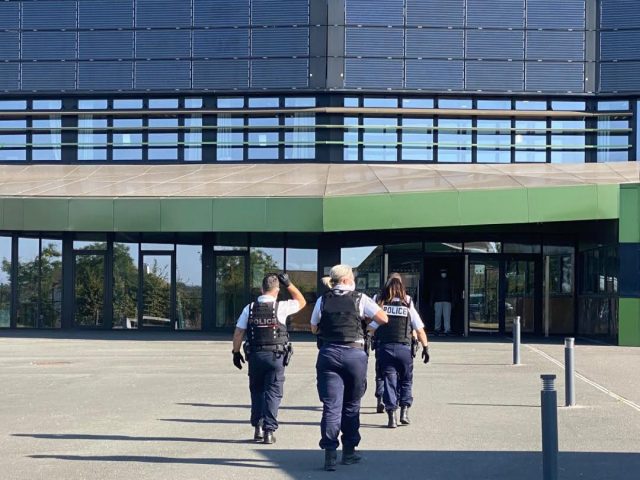 Essonne : intrusion au lycée Mandela à Etampes, violences contre le proviseur et un surveillant