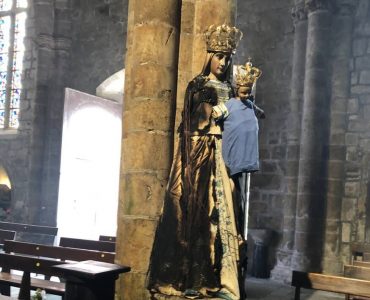 Statue de la Vierge dégradée par un feu à la basilique de Guingamp : « Un incendie volontaire »