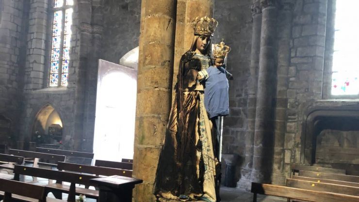 Statue de la Vierge dégradée par un feu à la basilique de Guingamp : « Un incendie volontaire »