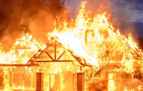 Au Nigeria, un leader chrétien tué à coups de machette, son église et son école incendiées