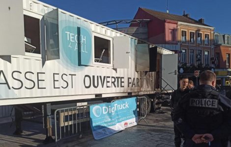 Roubaix: le «digitruck» installé sur la place de la Liberté incendié