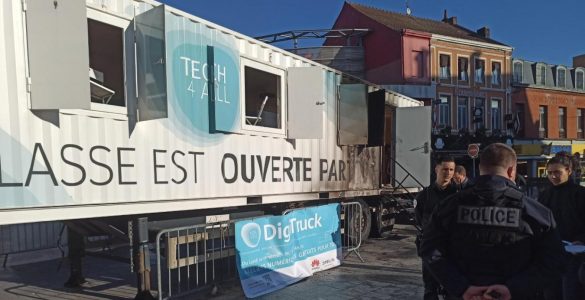 Roubaix: le «digitruck» installé sur la place de la Liberté incendié